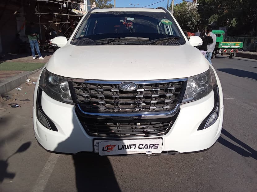 MAHINDRA XUV500 W11 FWD 2019