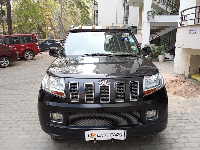 MAHINDRA TUV300 T8 2017