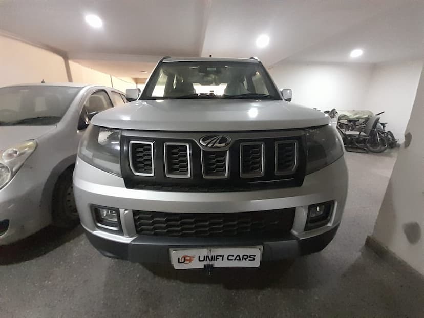 MAHINDRA TUV300 T8 MHAWKK100 2019